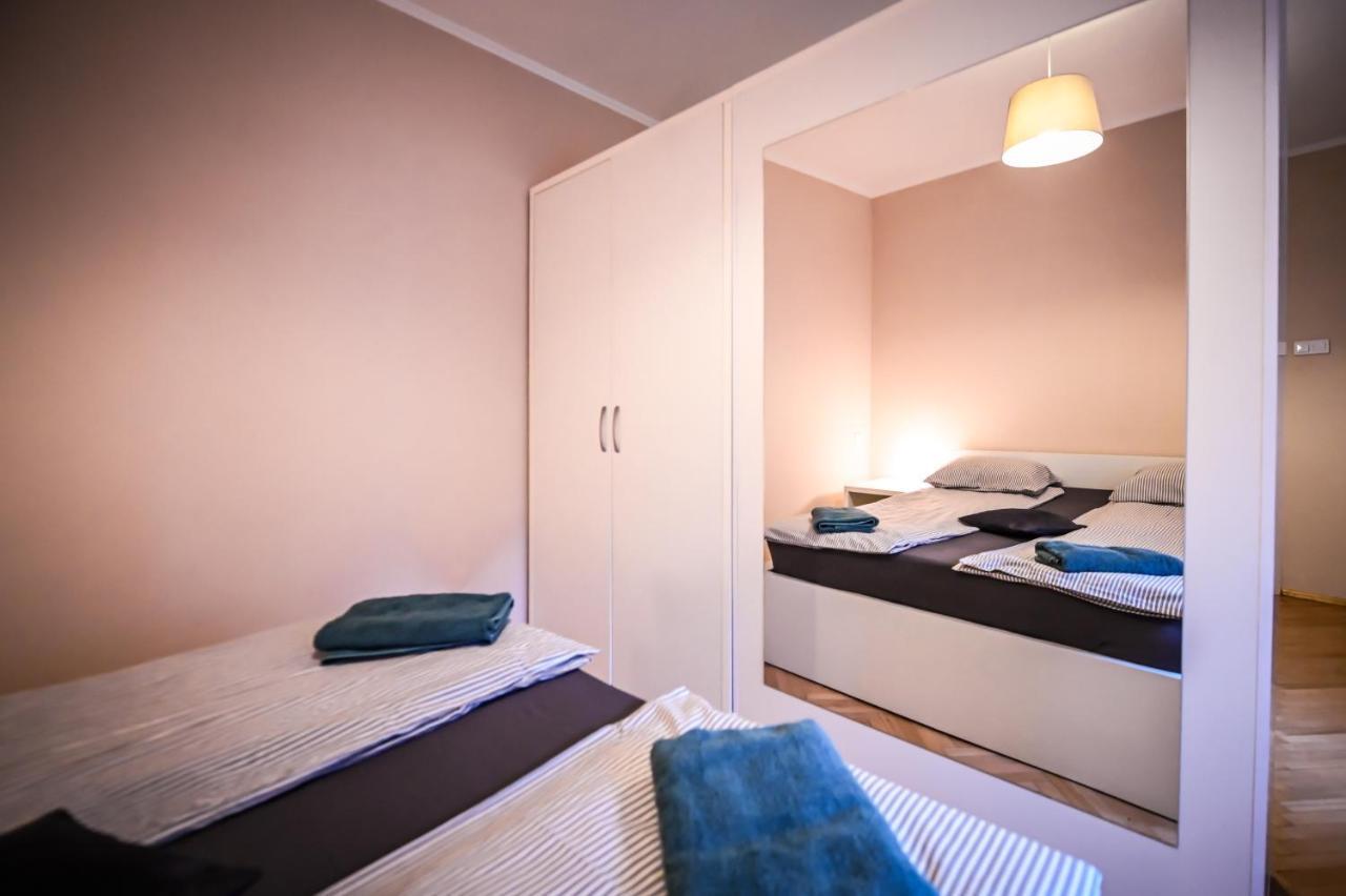 Jules' Sunny, Spacious And Central Apartment Sibiu Exterior foto